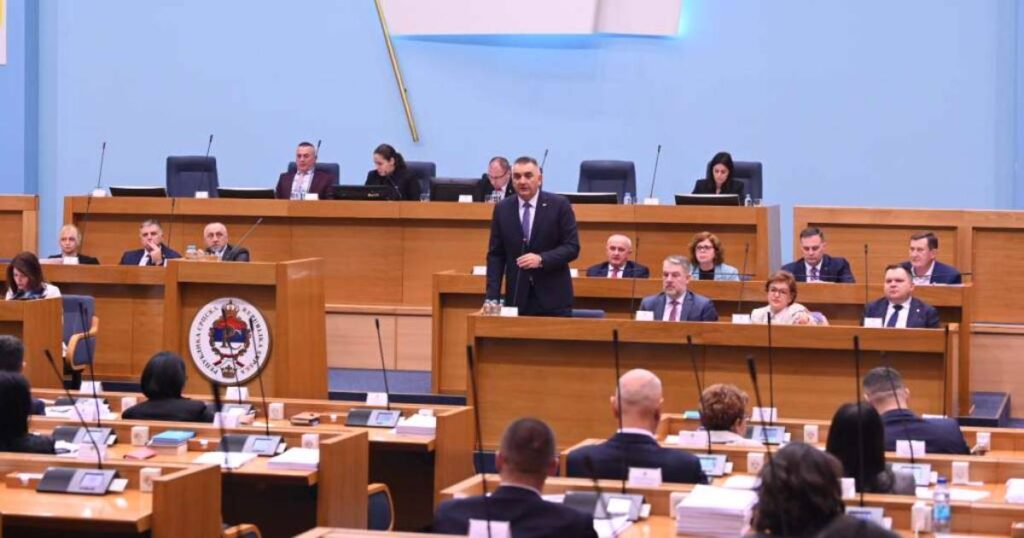 Senzacija u RS: Save Minić podnosi ostavku, ali se priprema za novi povratak!